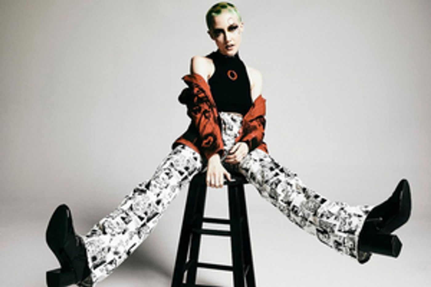 VIDEO: Chloe Moriondo Releases 'Favorite Band' Music Video  Image