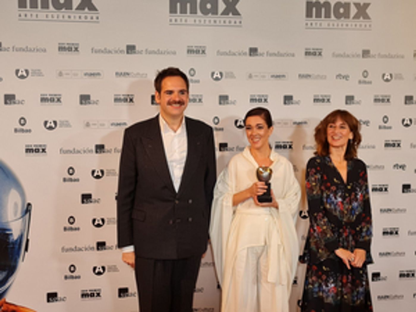 ANTOINE y CON LO BIEN QUE ESTÁBAMOS galardonados en los Premios Max  Image