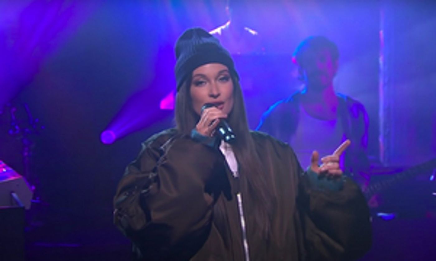VIDEO: Watch Kacey Musgraves Perform 'Breadwinner' on THE LATE SHOW  Image