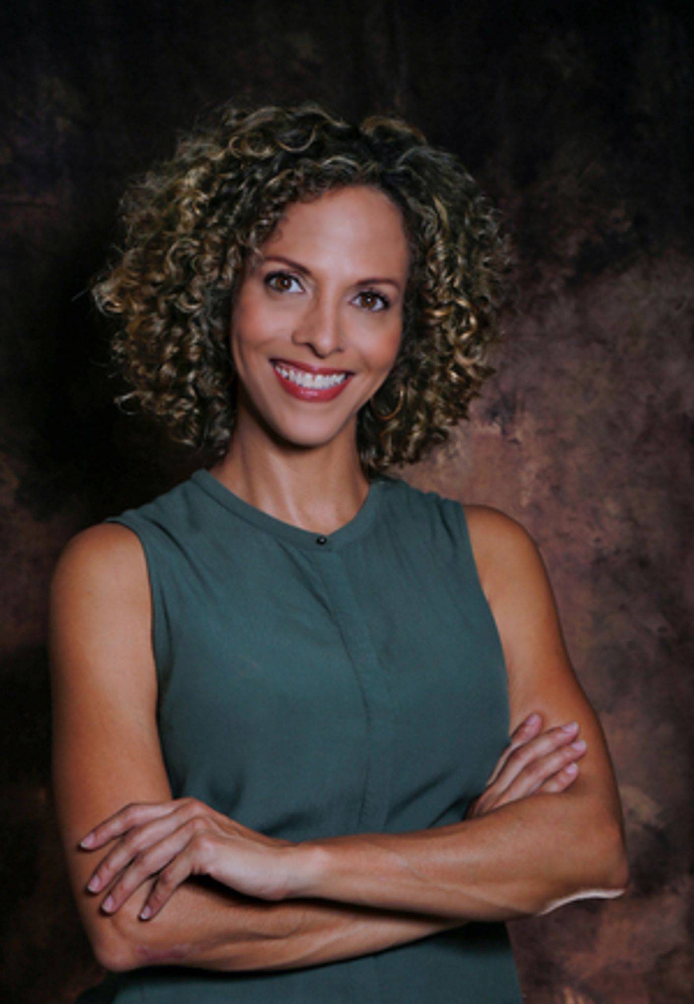 Interview: Maritza Vernaza of SIEMPRE ERA  NOCHE at Teatro Anita Villalaz  Image