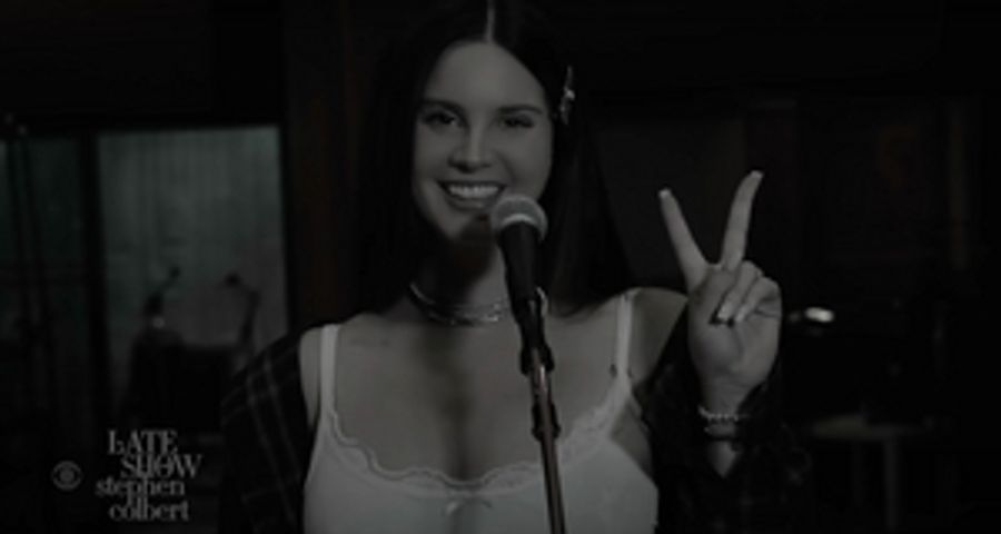 VIDEO: Lana Del Rey Performs 'Arcadia' on THE LATE SHOW WITH STEPHEN COLBERT Image