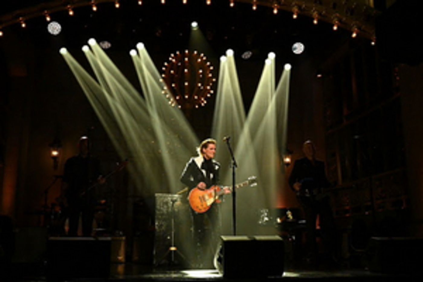 VIDEO: Brandi Carlile Makes SATURDAY NIGHT LIVE Debut  Image