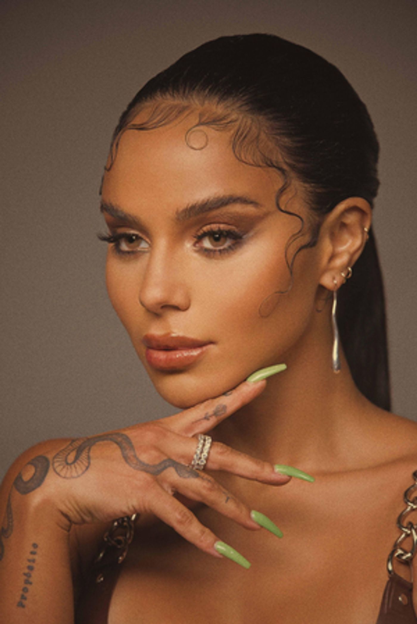 VIDEO: Izzy La Reina Releases 'Boy Toy' Dance Video VIDEO: Izzy La Reina Releases 'Boy Toy' Dance Video Image