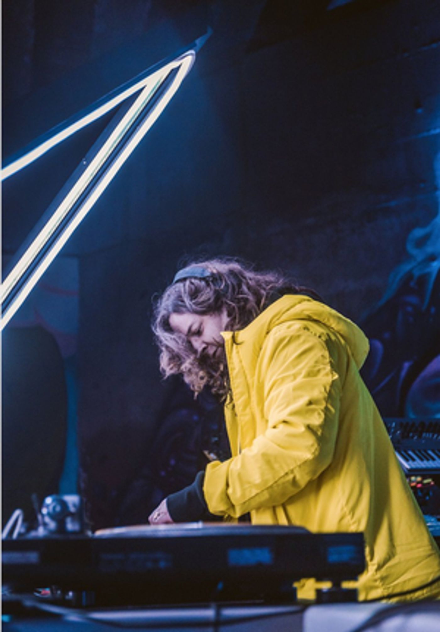 rü Delivers Exhilarating 6-Track EP 'Blue/Green'  Image