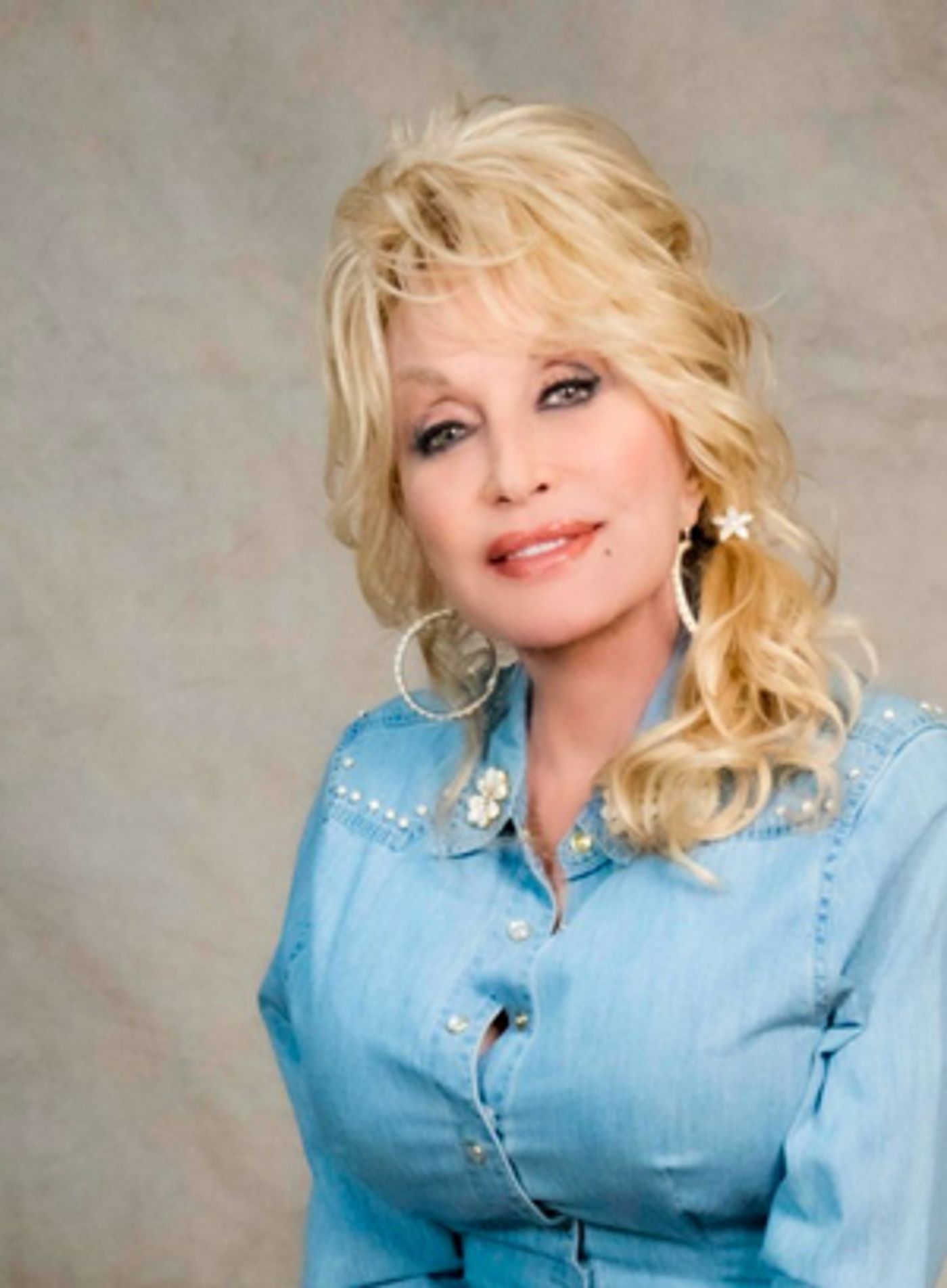 Dolly Parton to Reunite With Jane Fonda & Lily Tomlin in GRACE & FRANKIE  Image