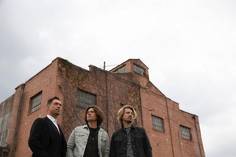 HANSON Releases New 'Against the World' Album Image