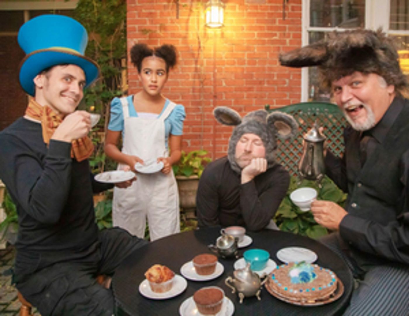 Review: ALICE'S ADVENTURES IN WONDERLAND AND THROUGH THE LOOKING GLASS at Gamut Theatre Group  Image