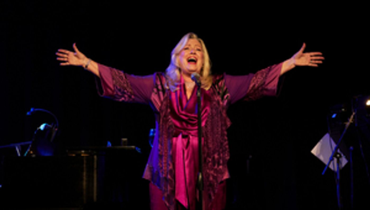 Photo Flash: Helane Blumfield Captures on Camera the Cabaret Debut of LINDA KAHN in SAY YES! at The Triad  Image