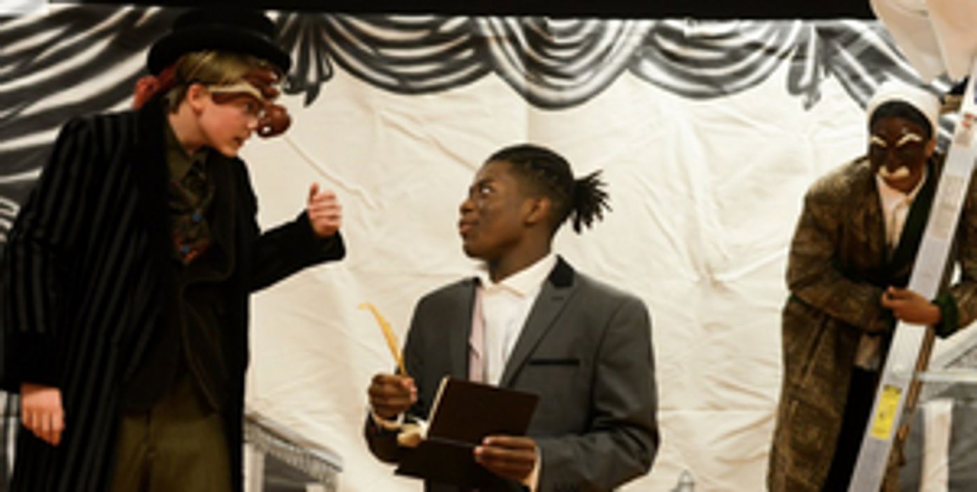 Traveling Players Performs A CHRISTMAS CAROL On Tyson's Plaza Traveling Players Performs A CHRISTMAS CAROL On Tyson's Plaza Image