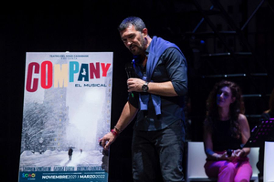 Antonio Banderas y Carmen Roche galardonados en la Academia de Artes Escenicas de España  Image