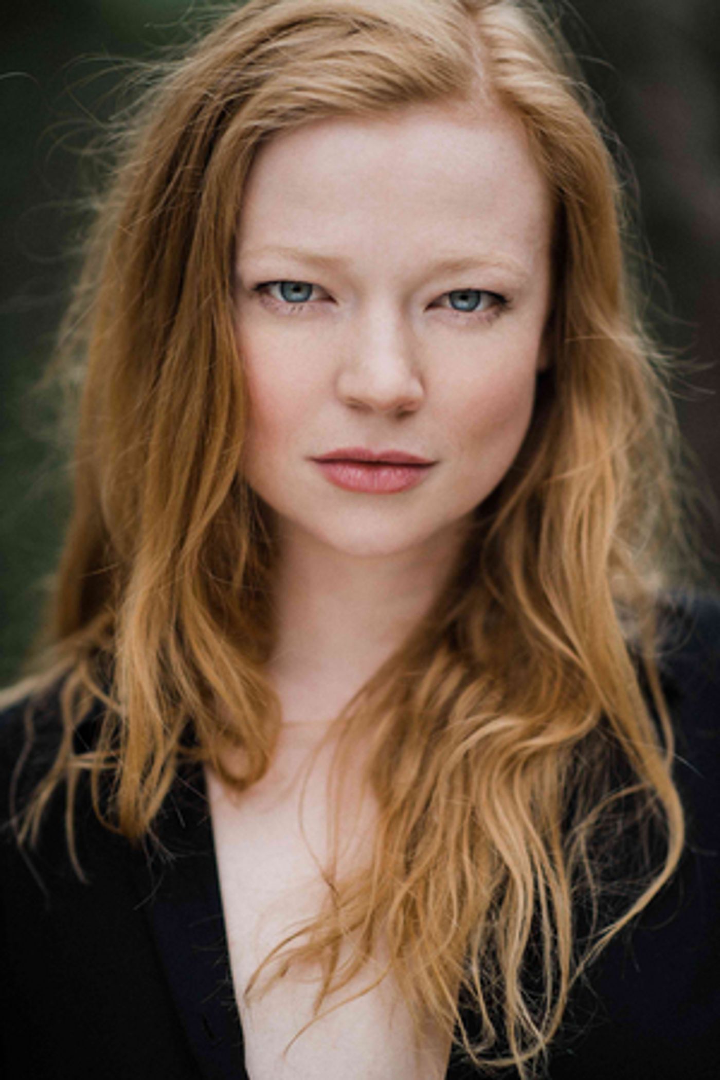 Sarah Snook Replaces Elizabeth Moss in RUN RABBIT RUN Horro Film  Image