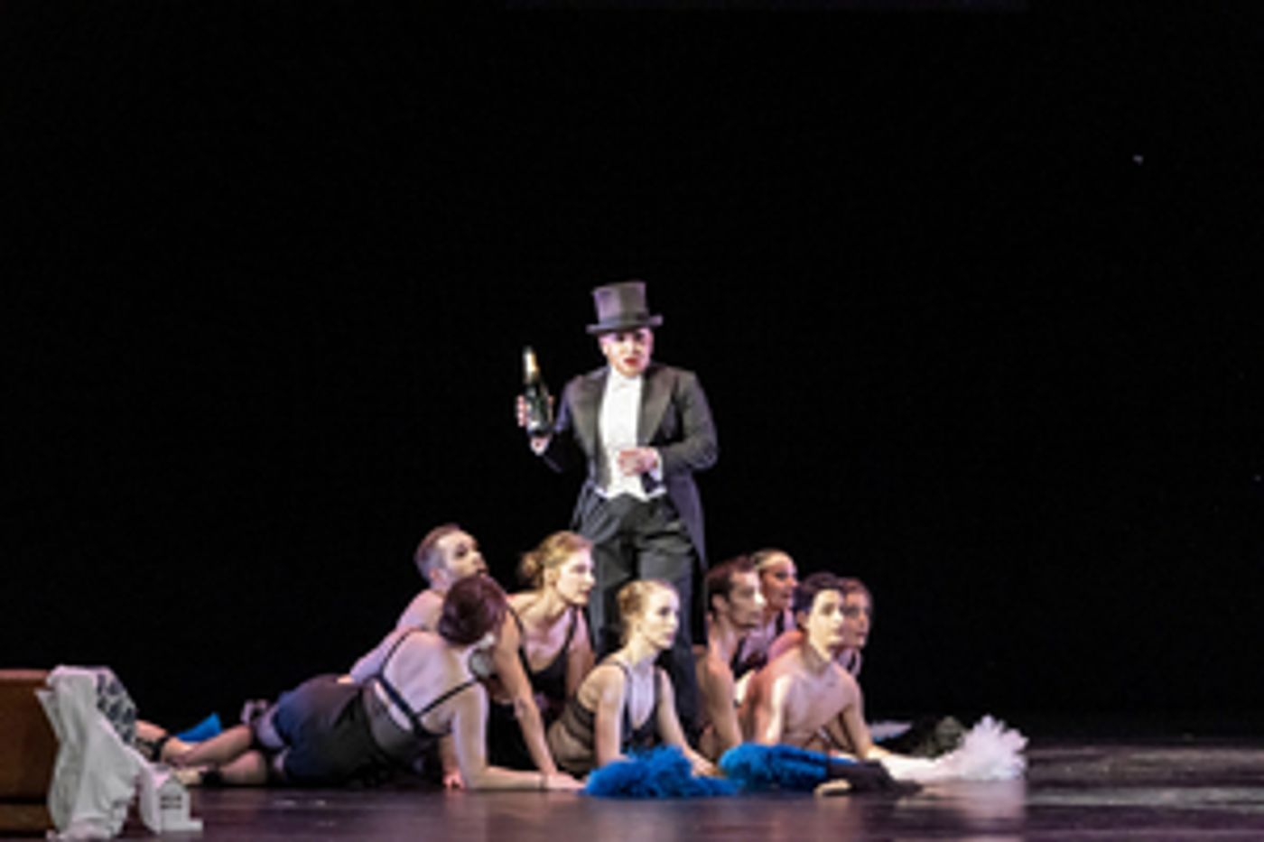 SEDM SMRTELNÝCH HŘÍCHŮ a OČEKÁVÁNÍ ve Státní opeře SEDM SMRTELNÝCH HŘÍCHŮ a OČEKÁVÁNÍ ve Státní opeře Image