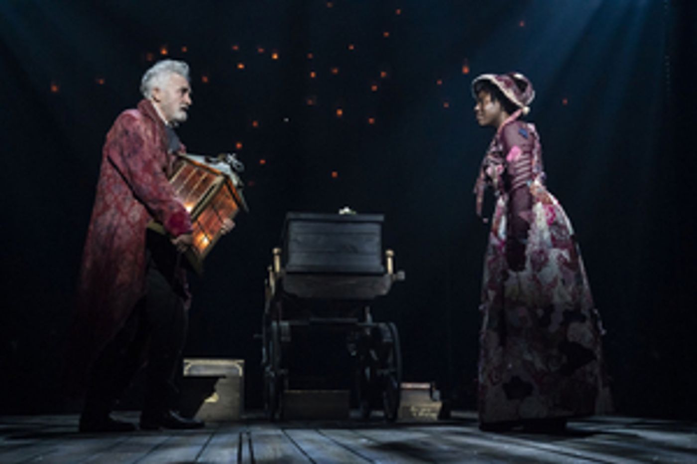 Review: Touring CHRISTMAS CAROL Lights up the Season  Image