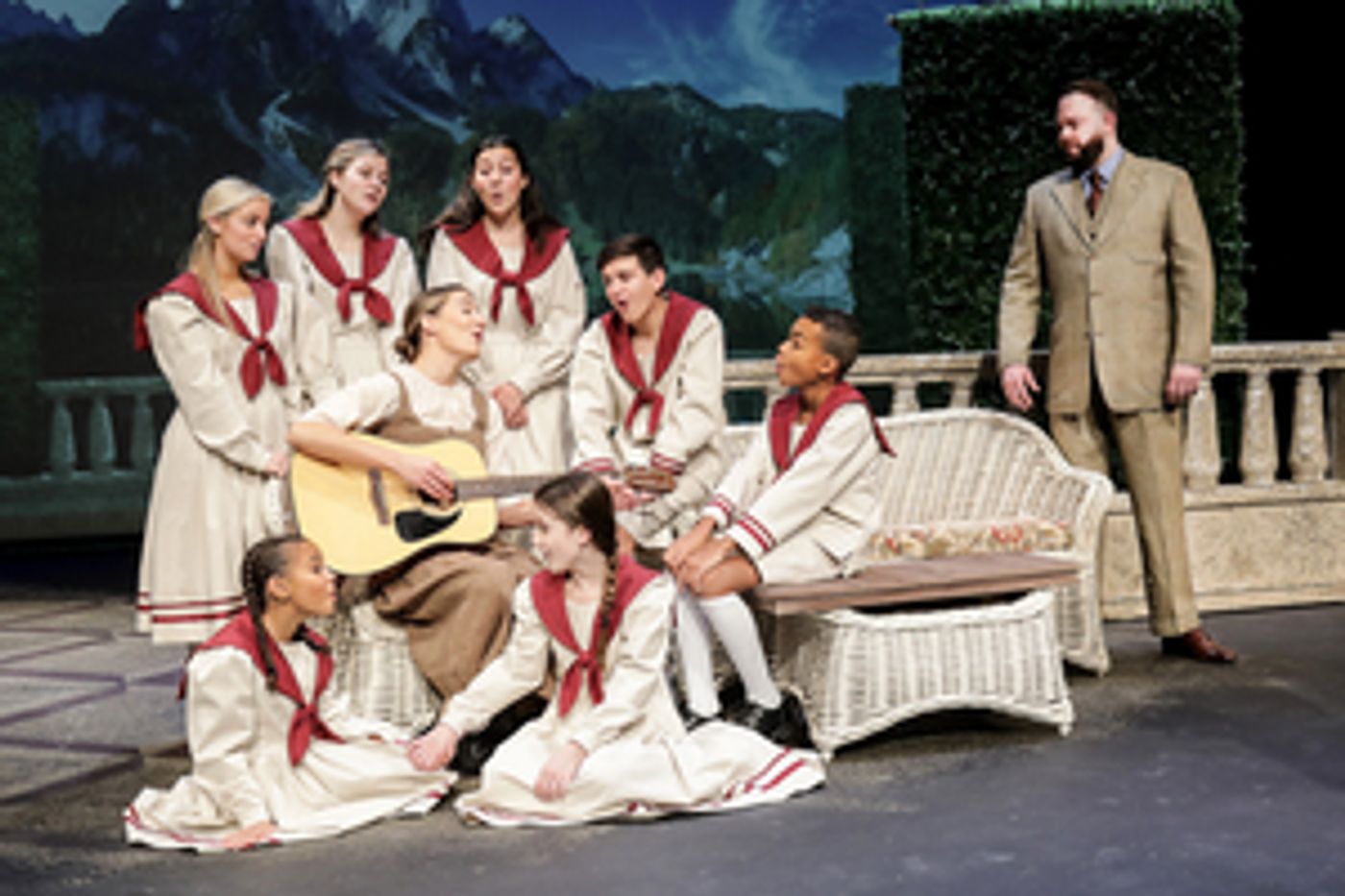 Review: THE SOUND OF MUSIC at Des Moines Playhouse Review: THE SOUND OF MUSIC at Des Moines Playhouse Image