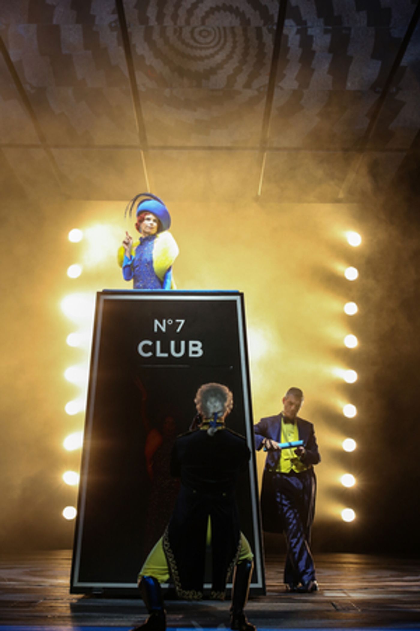 Review: LADY IN THE DARK at Vienna Volksoper  Image