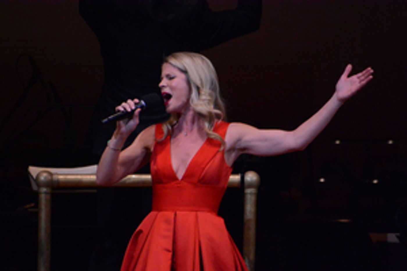 Review: THE NEW YORK POPS featuring Kelli O'Hara brings Carnegie Hall BACK HOME FOR THE HOLIDAYS  Image