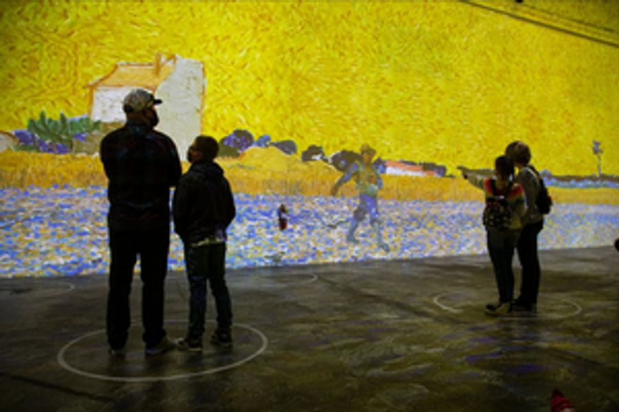 IMMERSIVE VAN GOGH San Francisco to Reintroduce Social Distancing Circles Image