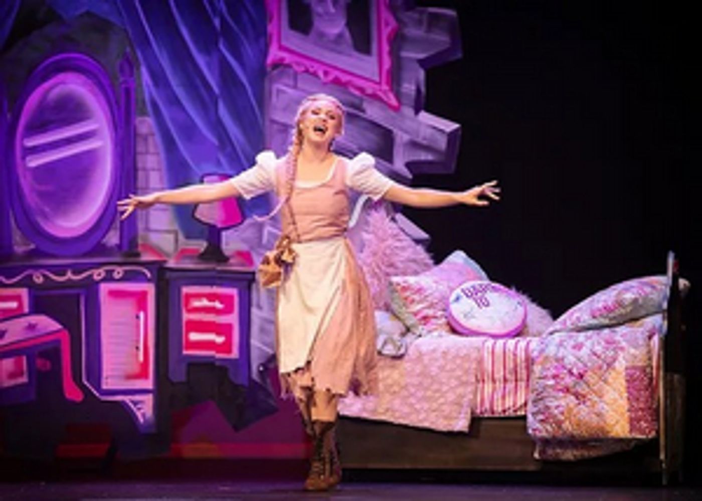 Review: CINDERELLA- A TRADITIONAL CHRISTMAS PANTOMIME at Regal Theatre  Image