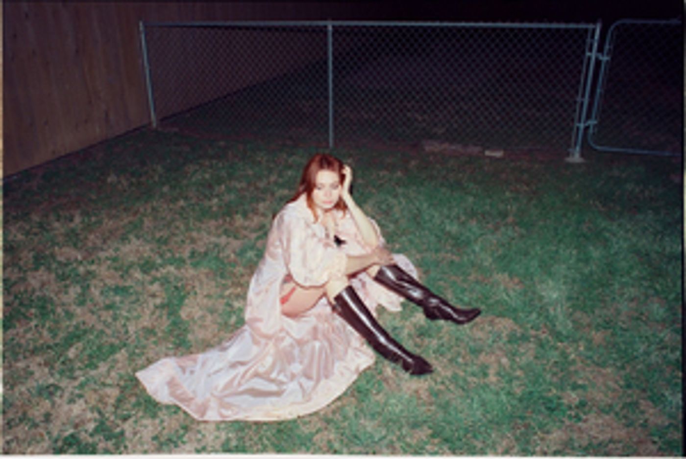 Suzanne Santo Announces New Tour Dates In Support of New 'Yard Sale' Album Suzanne Santo Announces New Tour Dates In Support of New 'Yard Sale' Album Image