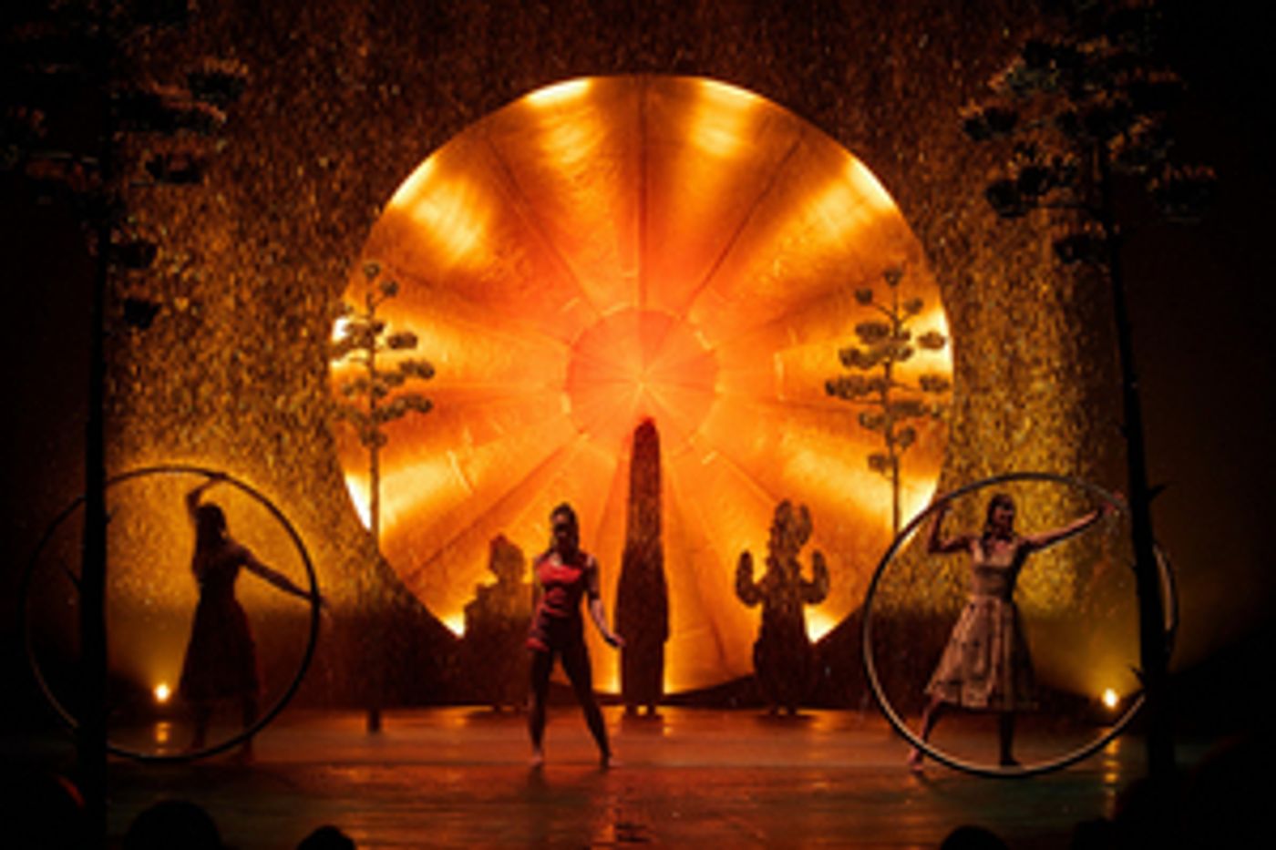 Cirque du Soleil's LUZIA Returns to Royal Albert Hall  Image