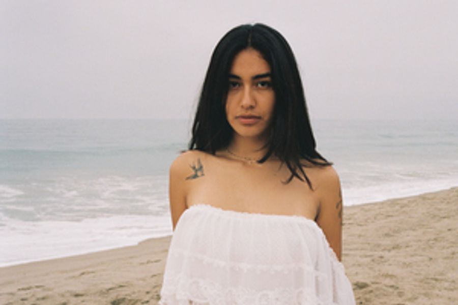 Niko Rubio Releases New Single 'Hold Me Down' Image