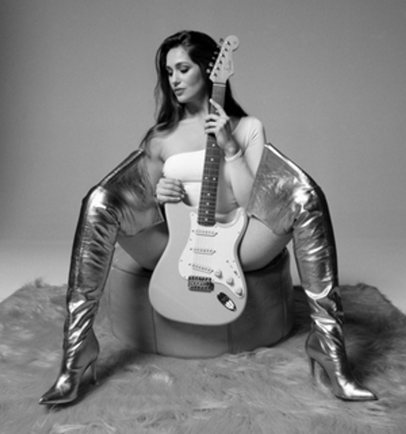Lola Kirke Releases New Single 'Better Than Any Drug'  Image