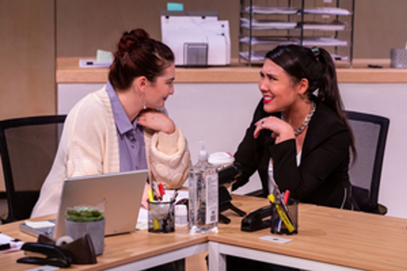 Review: GLORIA at Profile Theatre  Image