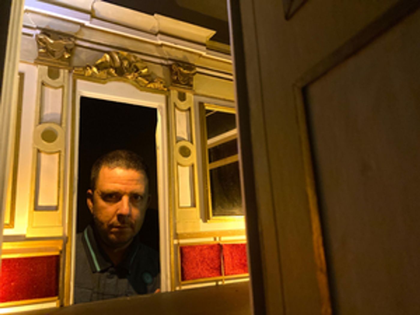 Philadelphia Fringe Favorite Thaddeus Phillips Travels The World In ZOO MUNDO  Image