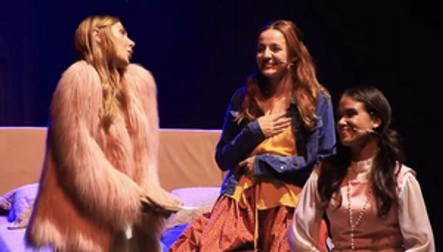 VIDEO: Watch the Cast of BRILHA LA LUNA Perform 'Beijo Molhado' Image