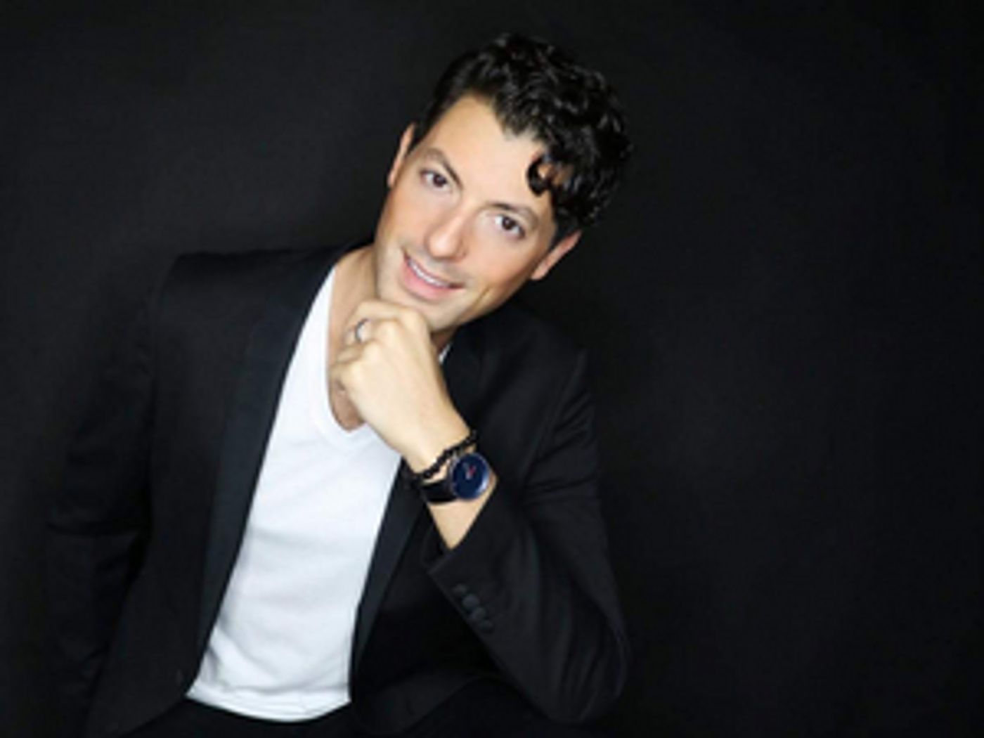 Feature: SUNDAY FUNDAY LOVE WITH JONATHAN KARRANT Spreads Romance  Image