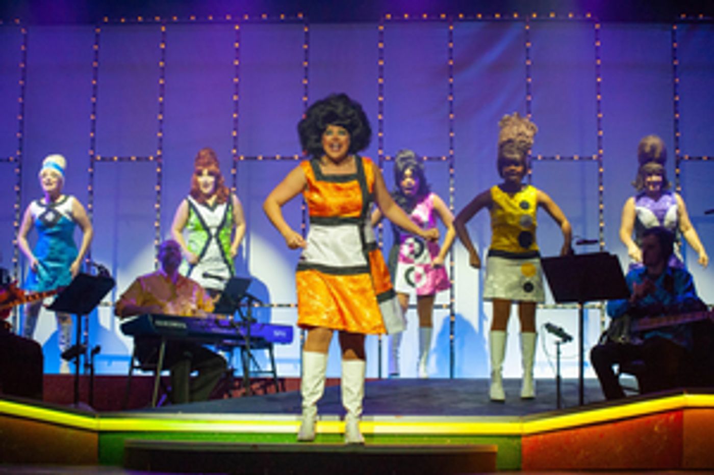 Review: BEEHIVE at Dutch Apple Dinner Theatre  Image