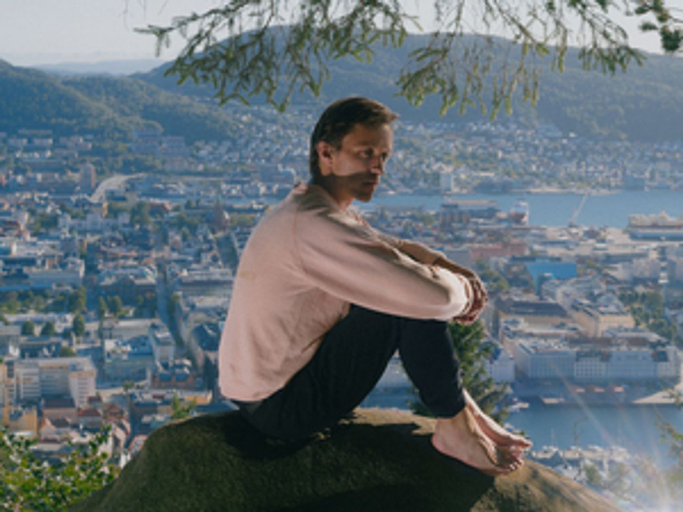 VIDEO: Sondre Lerche Releases Video for 'Turns Out I'm Sentimental After All' VIDEO: Sondre Lerche Releases Video for 'Turns Out I'm Sentimental After All' Image