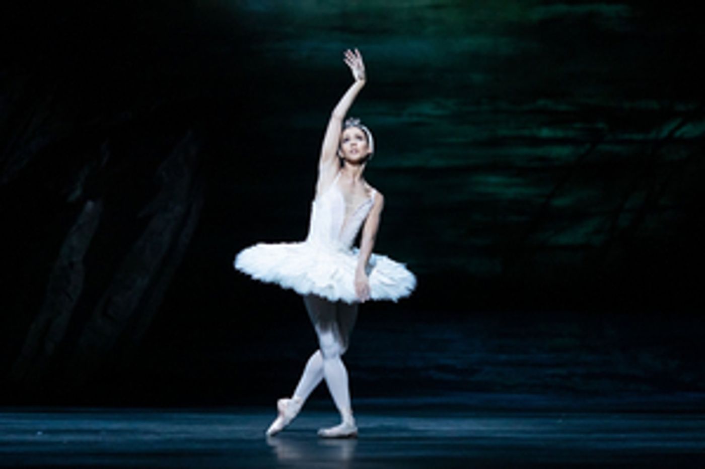 SWAN-LAKE-Comes-to-The-Royal-Opera-House-This-Spring-20220203 SWAN LAKE Comes to The Royal Opera House This Spring Image