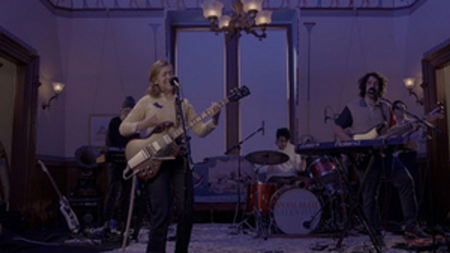 VIDEO: Snail Mail Releases Live Performance of 'Valentine' Ahead of Valentine's Day  Image