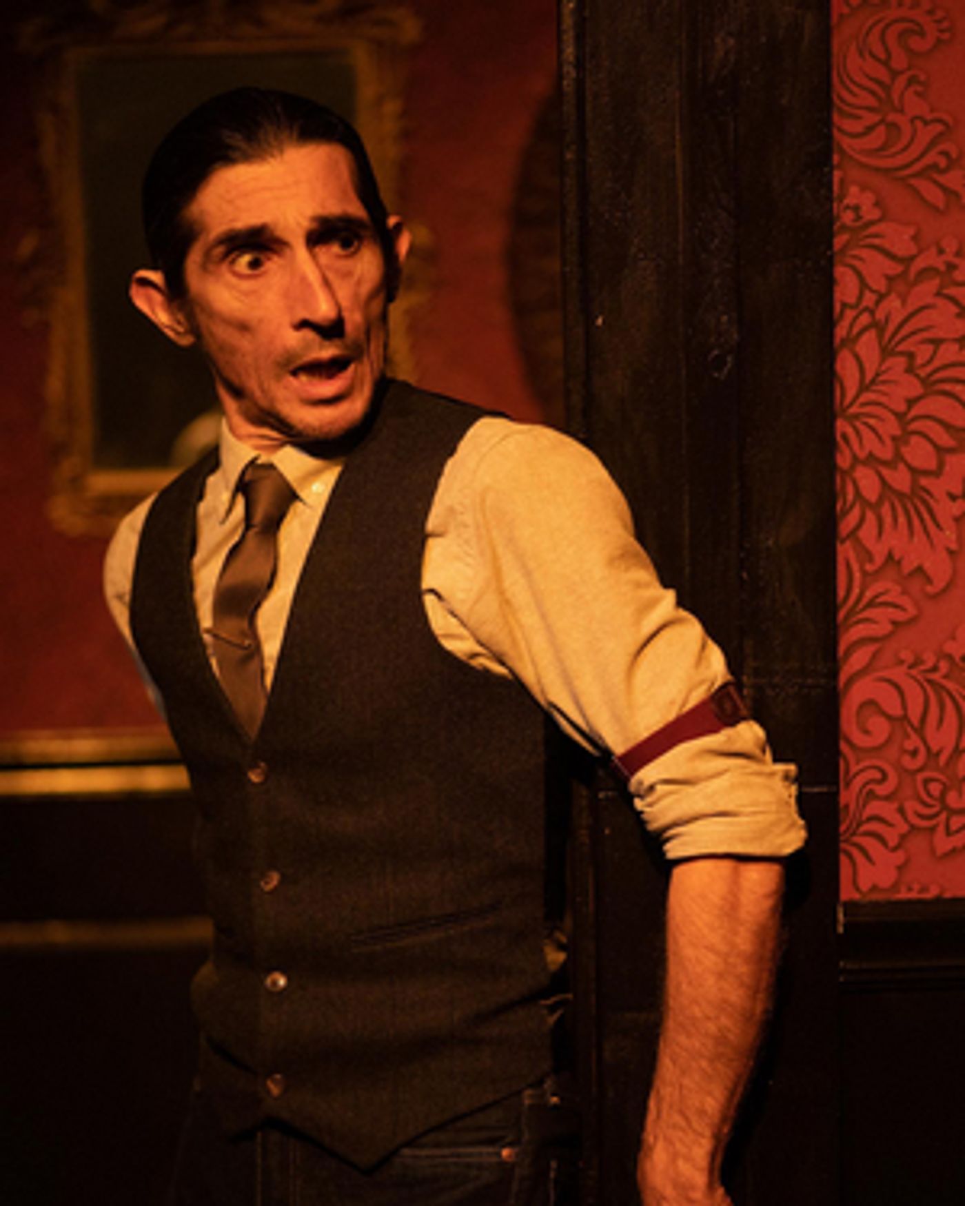 Review: The Brilliant GILES DAVIES Will Take Your Breath Away in Ronan Noone's THE SMUGGLER at Urbanite Theatre  Image