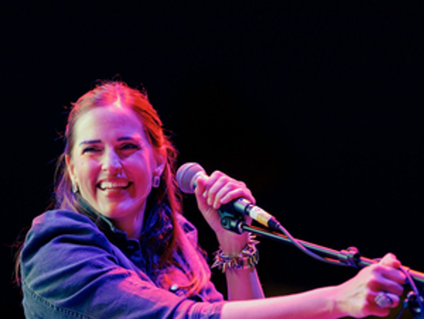 BWW News: Local Singer/Songwriter/Performer Juliet Lloyd Pens New Song with all Proceeds to Benefit Theatre Lab School Of The Dramatic Arts  Image