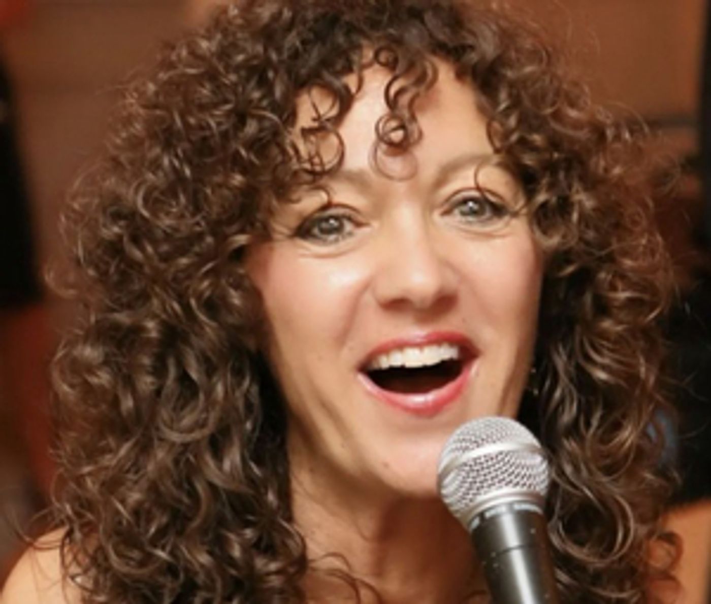 Singer/Songwriter Krisanthi Pappas Shares the Story Behind 'Hug a Million Times' Singer/Songwriter Krisanthi Pappas Shares the Story Behind 'Hug a Million Times' Image