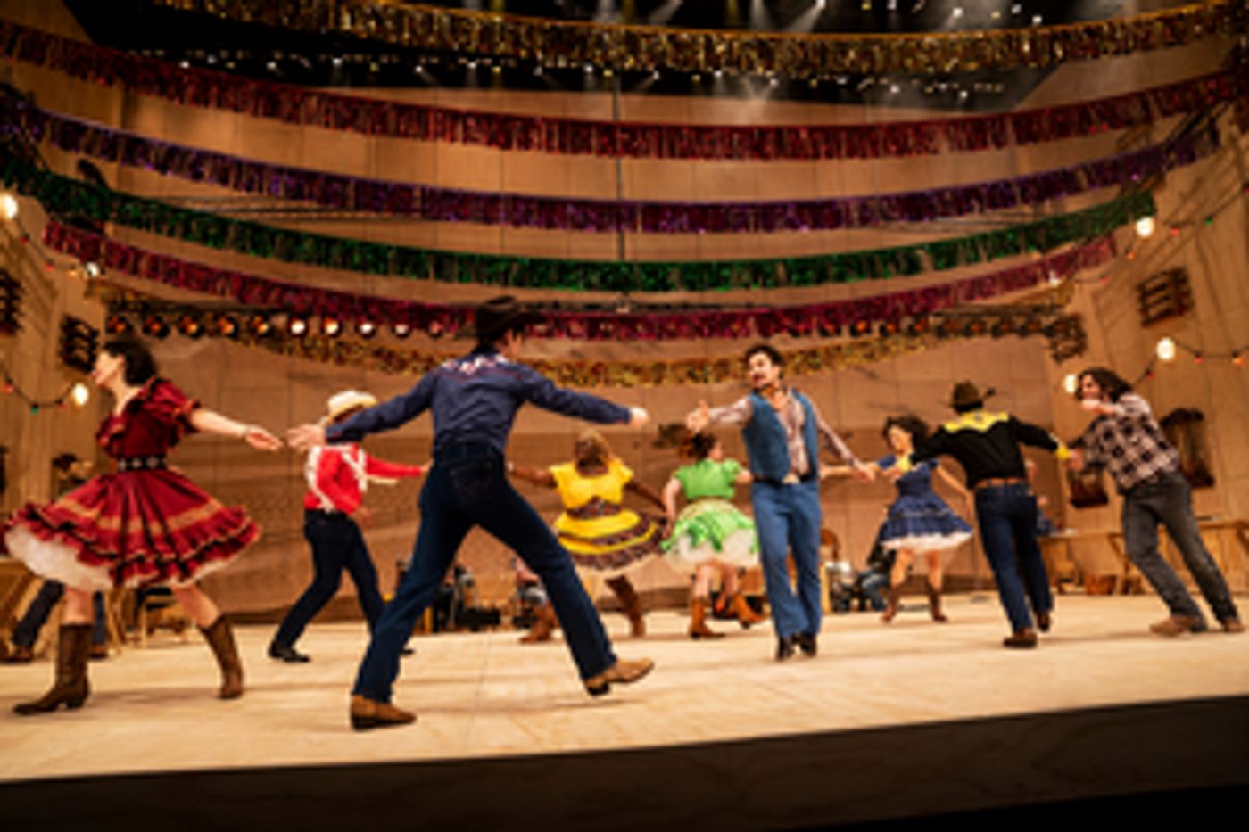 Review: The National Tour of OKLAHOMA! Opens at the Forrest Theatre  Image