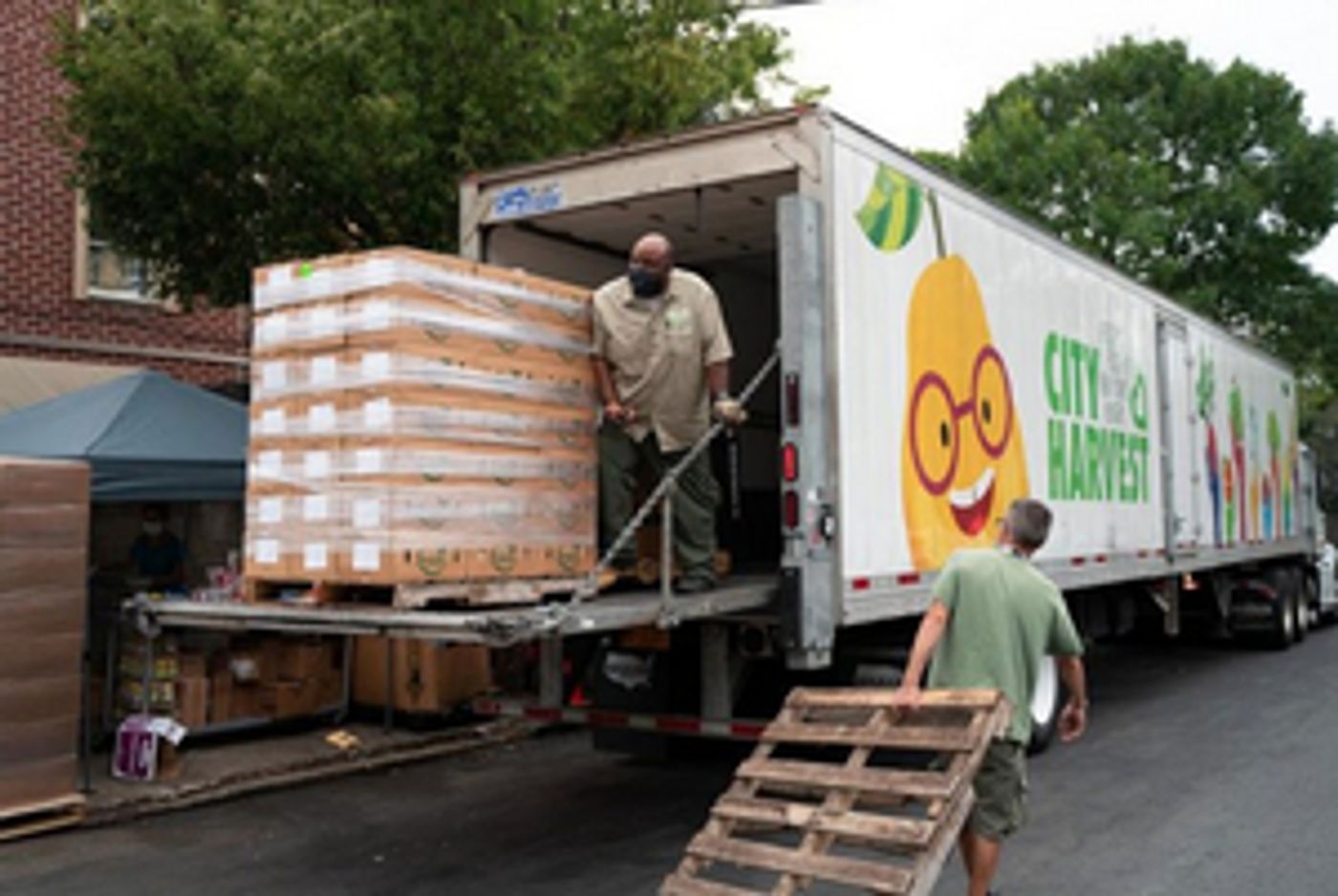 CITY-HARVEST-Kicks-Off-Annual-City-Wide-Passover-Food-Drive-Amid-Rising-Food-Prices-20010101 CITY HARVEST Kicks Off Annual City-Wide Passover Food Drive Amid Rising Food Prices Image