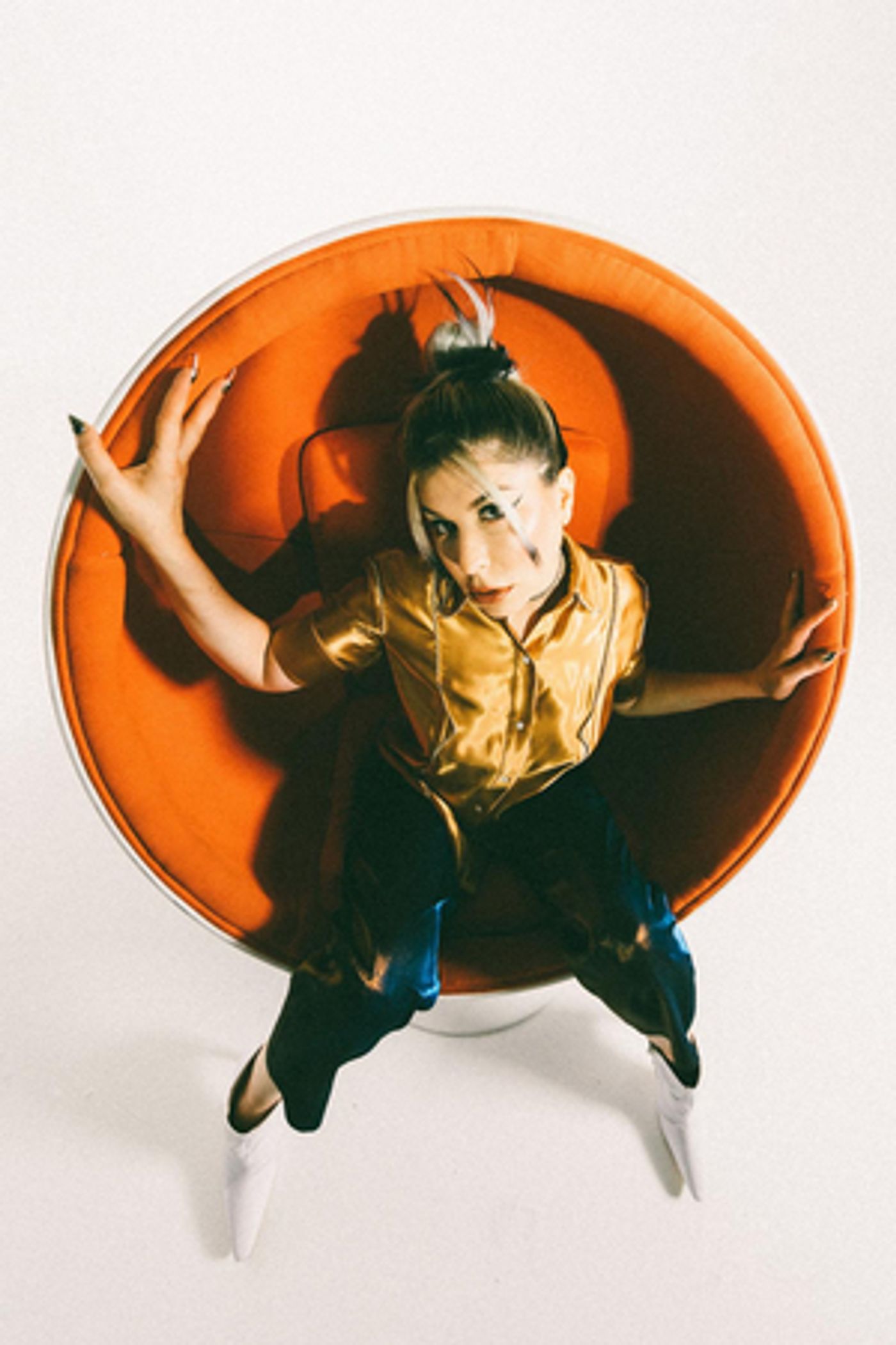 Layke Releases New Single 'Help Me Out' Layke Releases New Single 'Help Me Out' Image