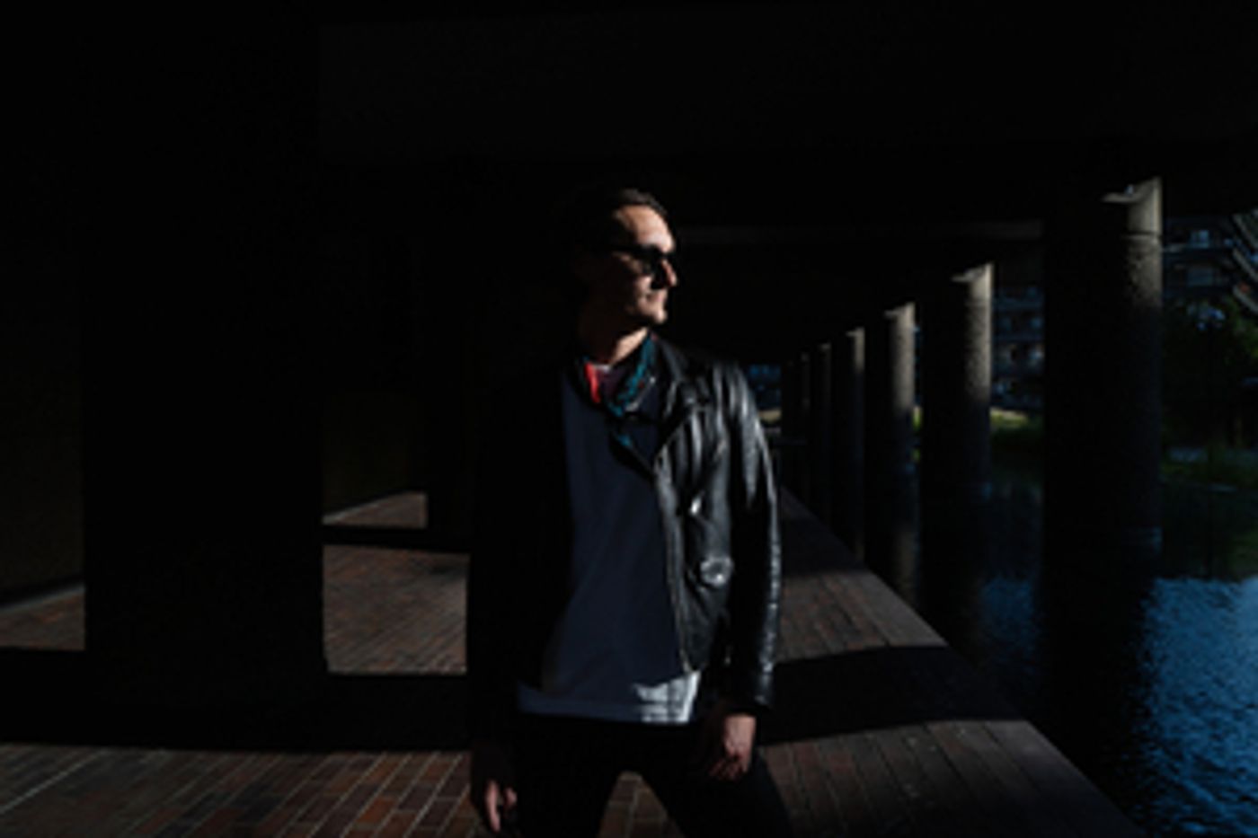 Black Sands Releases New Single 'Deserve' Featuring Isadora  Image