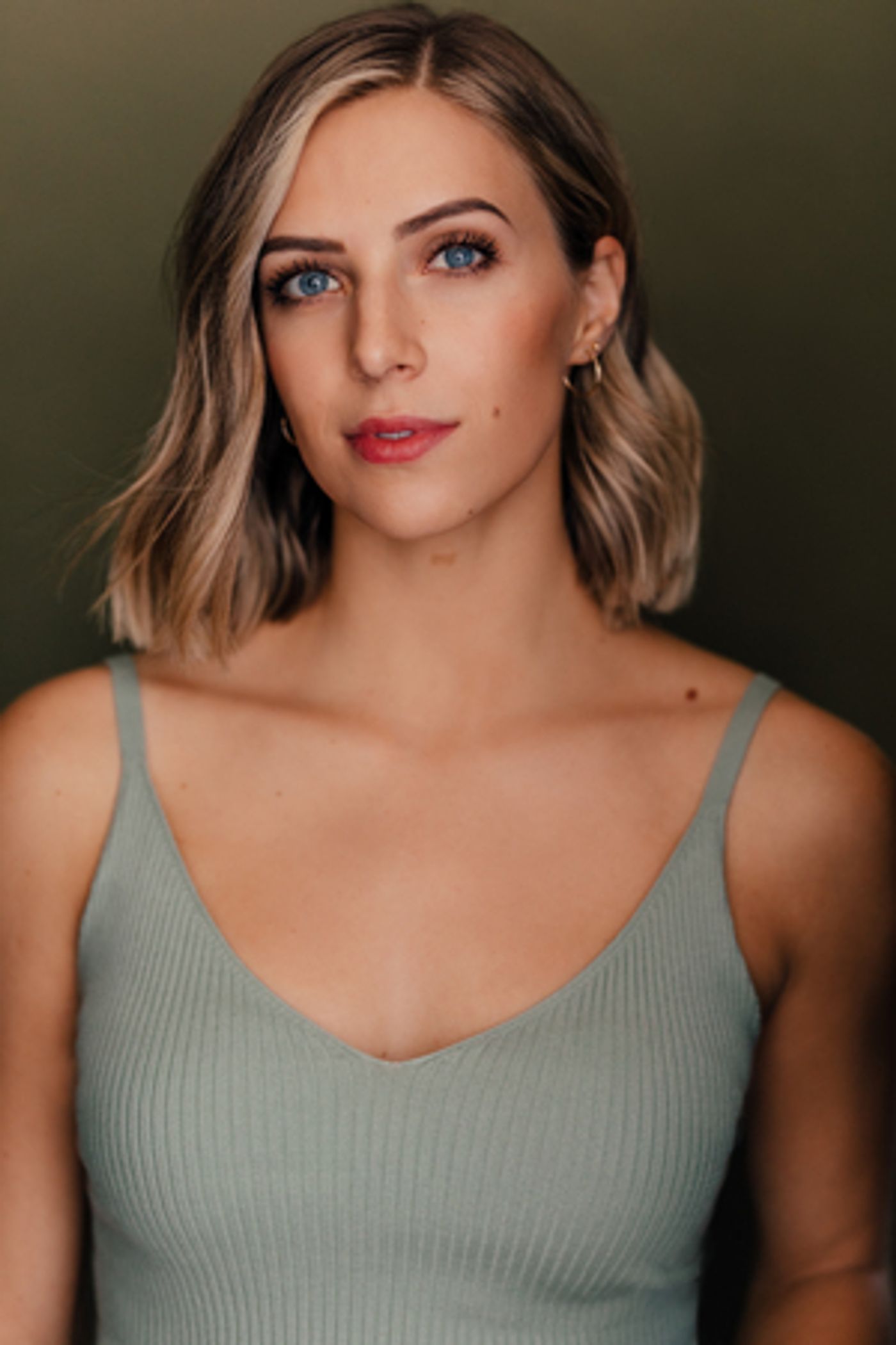 Interview: Libby Lloyd from the MOULIN ROUGE! THE MUSICAL National Tour Presented by Broadway In Chicago  Image