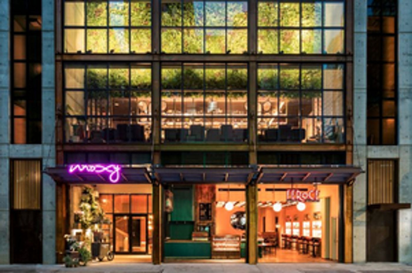 Preview: MOXY CHELSEA Presents a Spring Thing-Floral Arranging with Starbright Floral Design Inspired by “Moulin Rouge” Preview: MOXY CHELSEA Presents a Spring Thing-Floral Arranging with Starbright Floral Design Inspired by “Moulin Rouge” Image