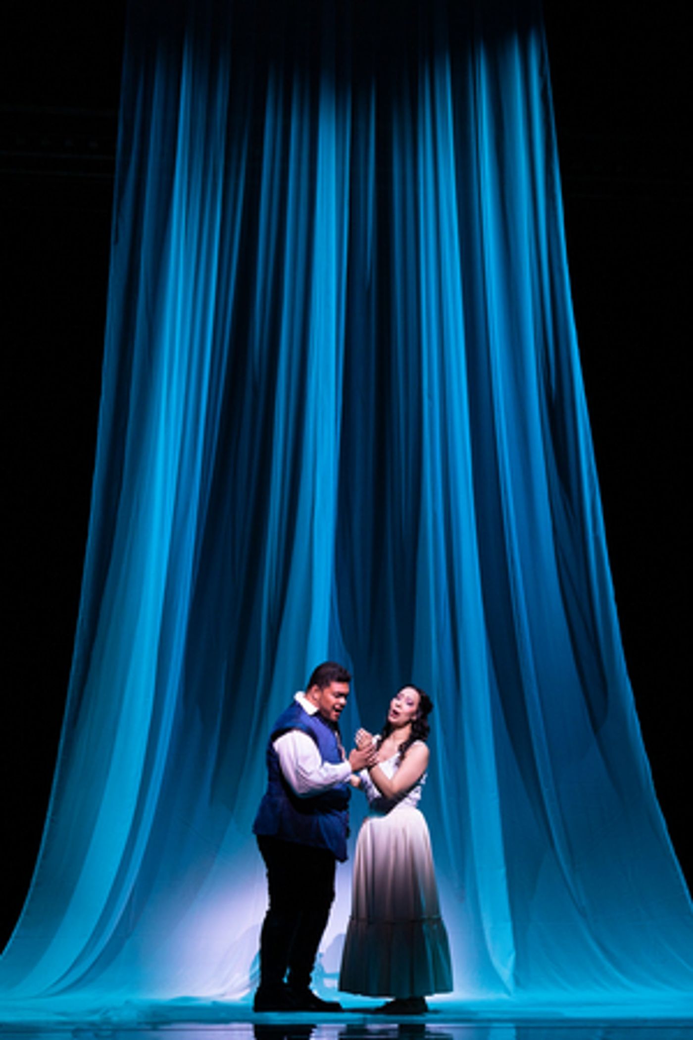 Review: San Diego Opera's Creative and Effective ROMEO AND JULIET  Image