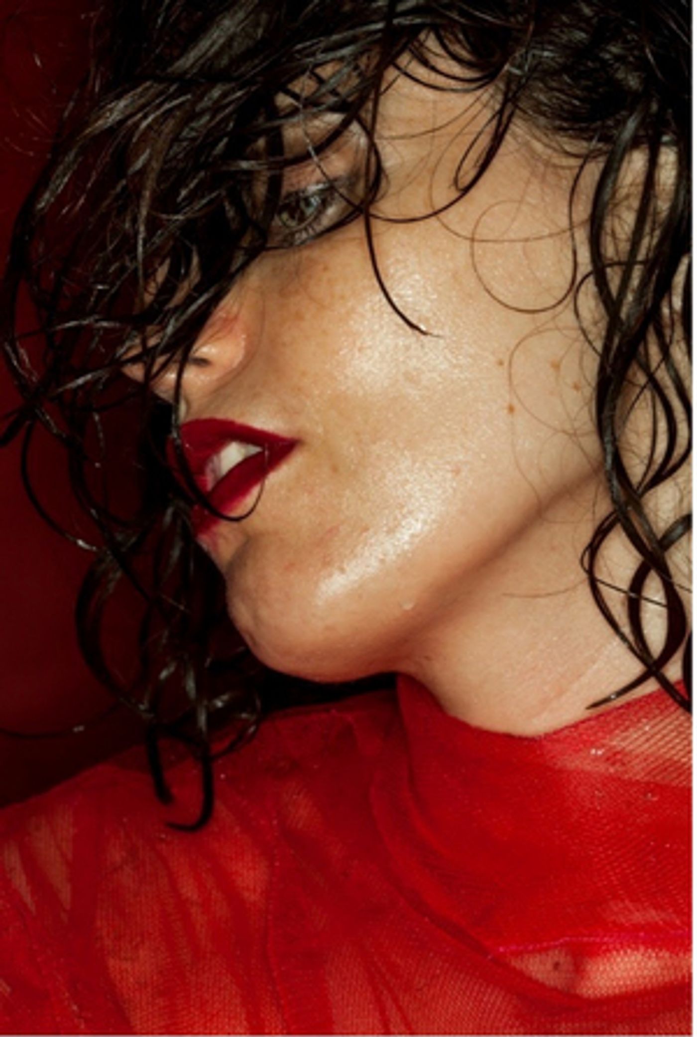 Anna Calvi Releases New Single 'Ain't No Grave'  Image