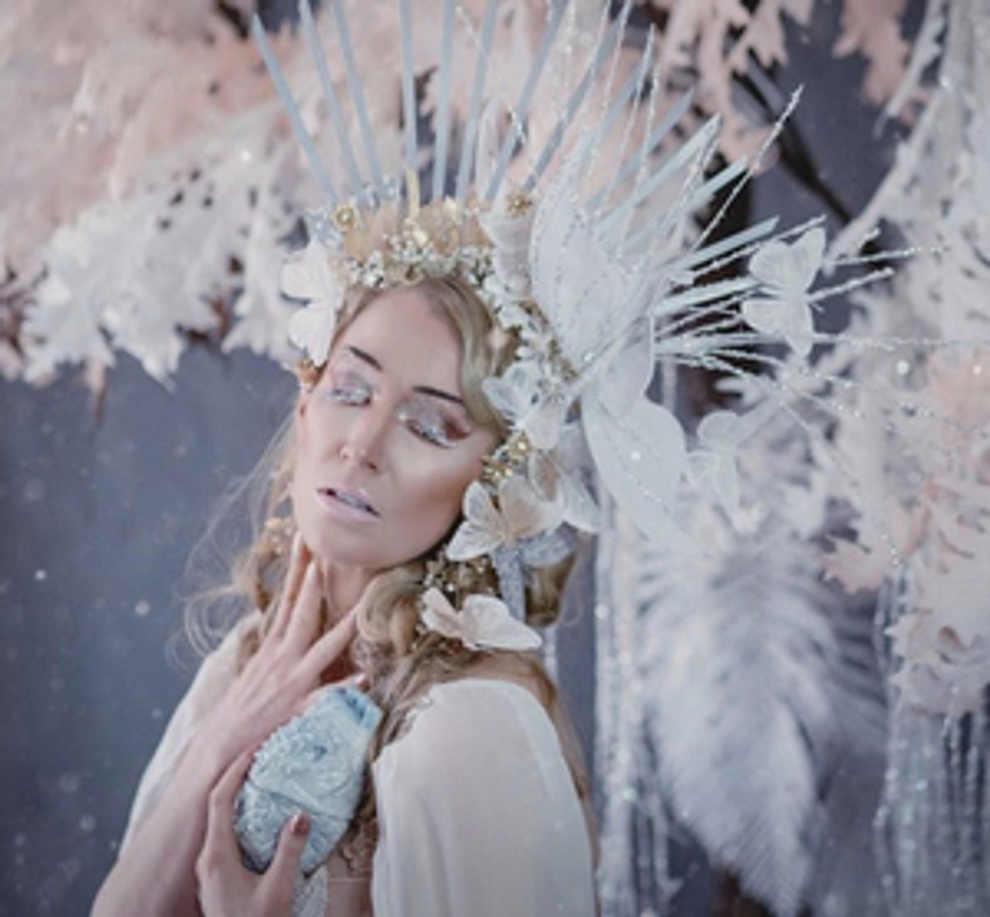 New-Zealand/American Artist Parabola West Unveils New Album  Image