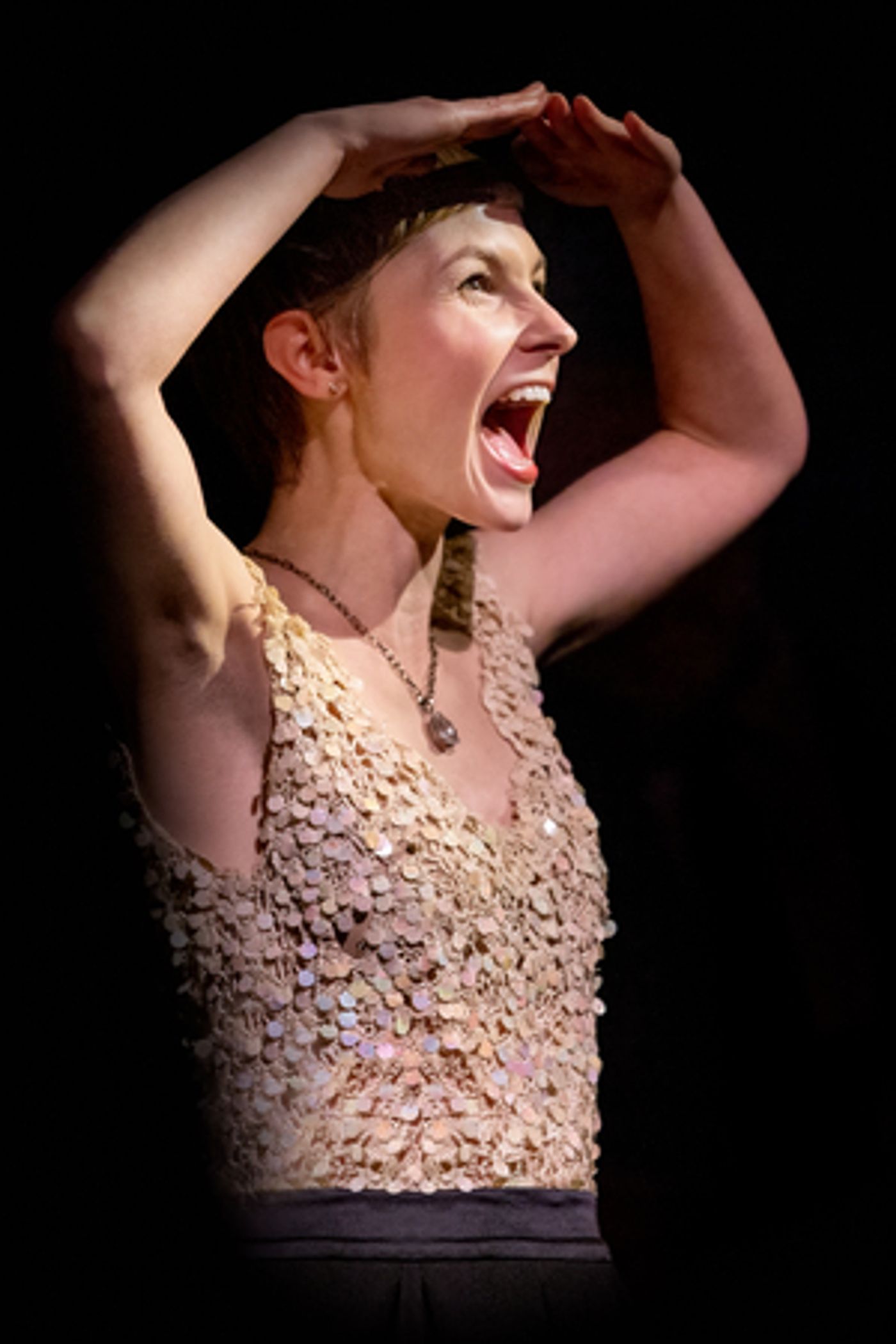 Review: KAT EDMONSON Brings Latenight Chic to Middle C  Image