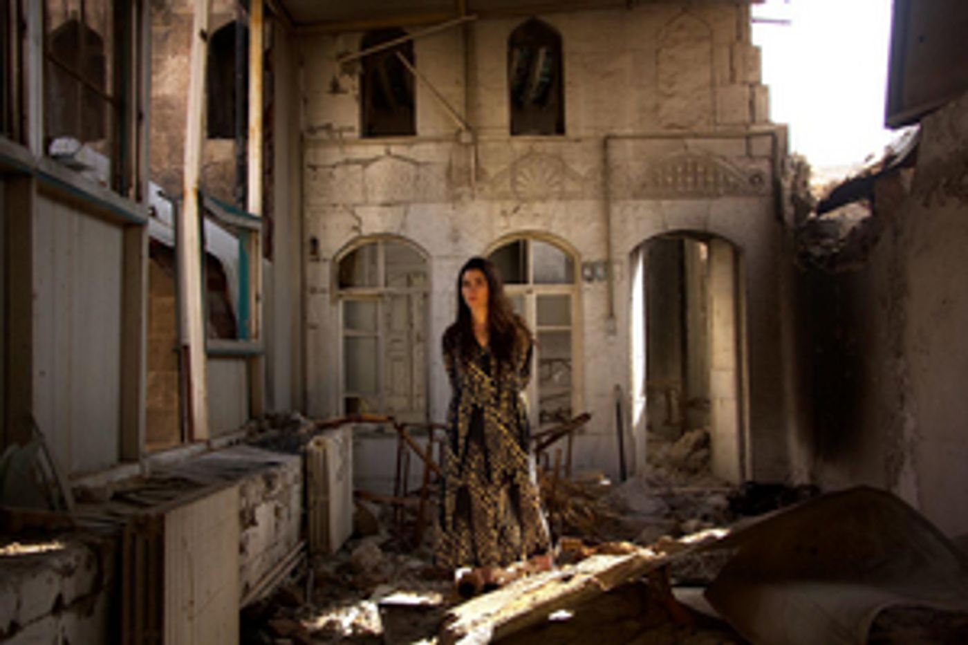 Interview: Sona Tatoyan on her Multimedia Theatrical Experience AZAD at the Pico Playhouse  Image