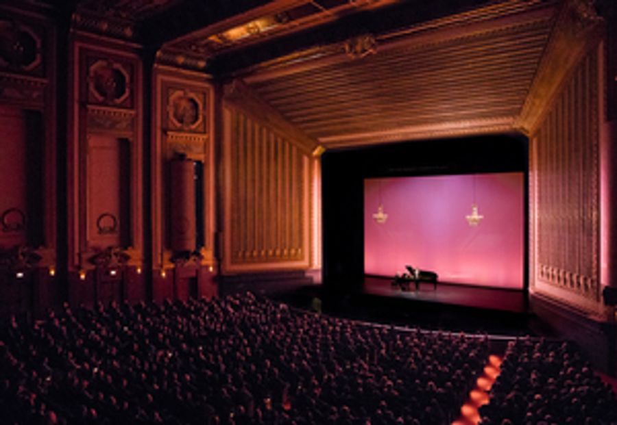 Single Tickets on Sale Now for FIDDLER ON THE ROOF and WEST SIDE STORY at Lyric Opera of Chicago Image