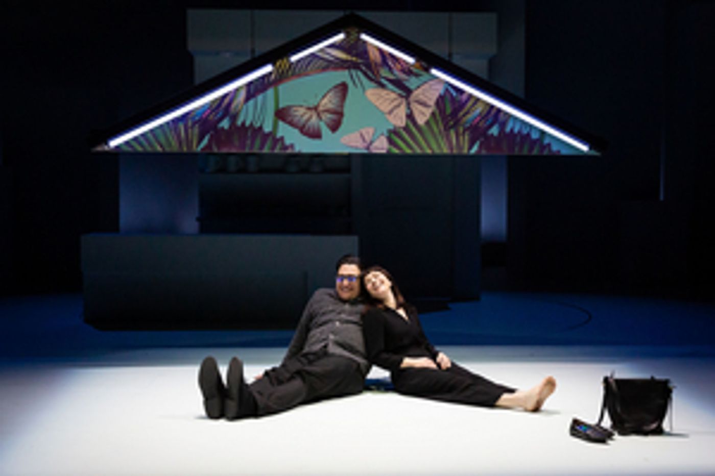 Review: Life Rings With The Alley Theatre's Delirious DEAD MAN'S CELLPHONE  Image